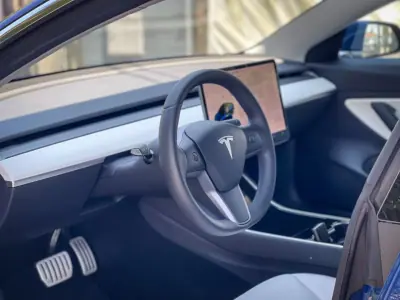 Tesla Model 3 2019 - 28990 EUR, 85000 km - AUTO.MOTO.pt - 85000km - foto 5 de 12