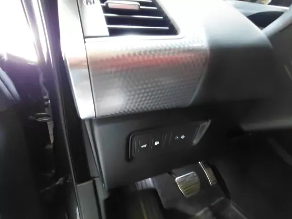 Land Rover Range Rover Sport 2019 - 57900 EUR, 128000 km - AUTO.MOTO.pt - 128000km - foto 21 de 34