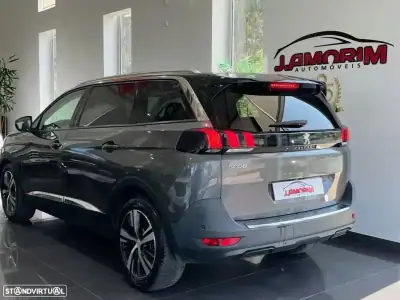 Peugeot 5008 2017 - 22500 EUR, 161123 km - AUTO.MOTO.pt - 161123km - foto 2 de 47