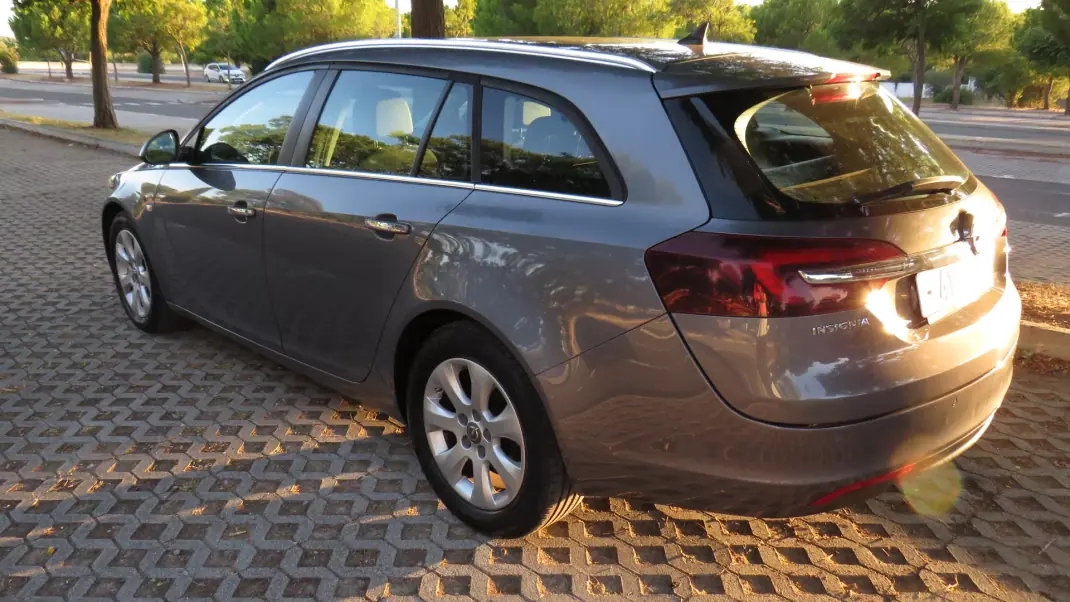 Opel Insignia Sports Tourer 2016 - 12400 EUR, 172000 km - 172000km - foto 4 de 17