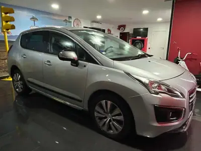 Peugeot 3008 2014 - 10950 EUR, 233000 km - AUTO.MOTO.pt - 233000km - foto 4 de 17