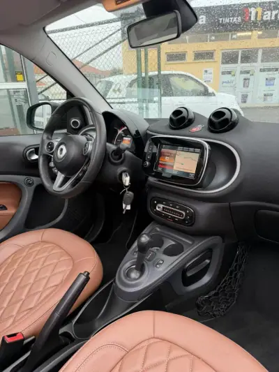 Smart Fortwo Cabrio 2016 - 12780 EUR, 113000 km - AUTO.MOTO.pt - 113000km - foto 6 de 8