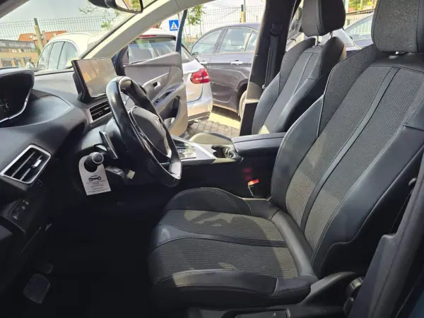 Peugeot 5008 2022 - 23900 EUR, 148000 km - AUTO.MOTO.pt - 148000km - foto 17 de 31