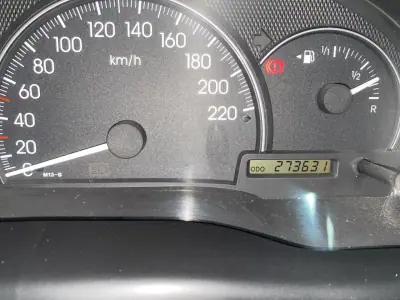 Toyota Avensis Verso 2003 - 6450 EUR, 273631 km - AUTO.MOTO.pt - 273631km - foto 10 de 20