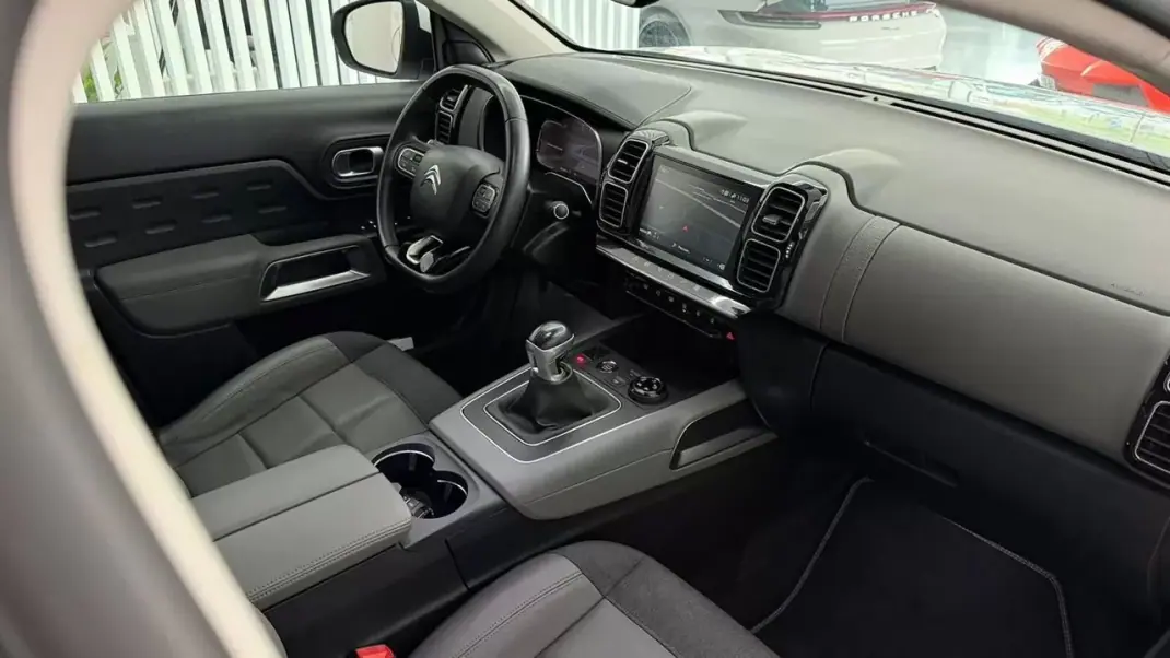 Citroën C5 Aircross 2020 - 19990 EUR, 55490 km - AUTO.MOTO.pt - 55490km - foto 24 de 32