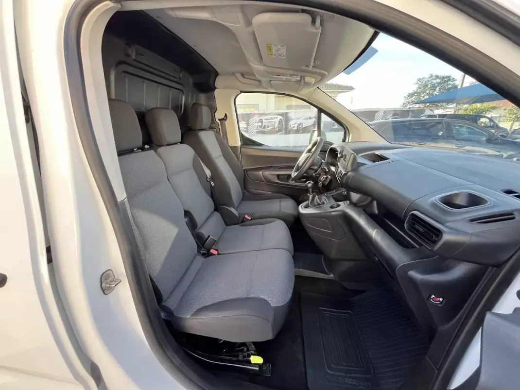 Toyota 2021 - 13950 EUR, 115000 km - AUTO.MOTO.pt - 115000km - foto 20 de 30