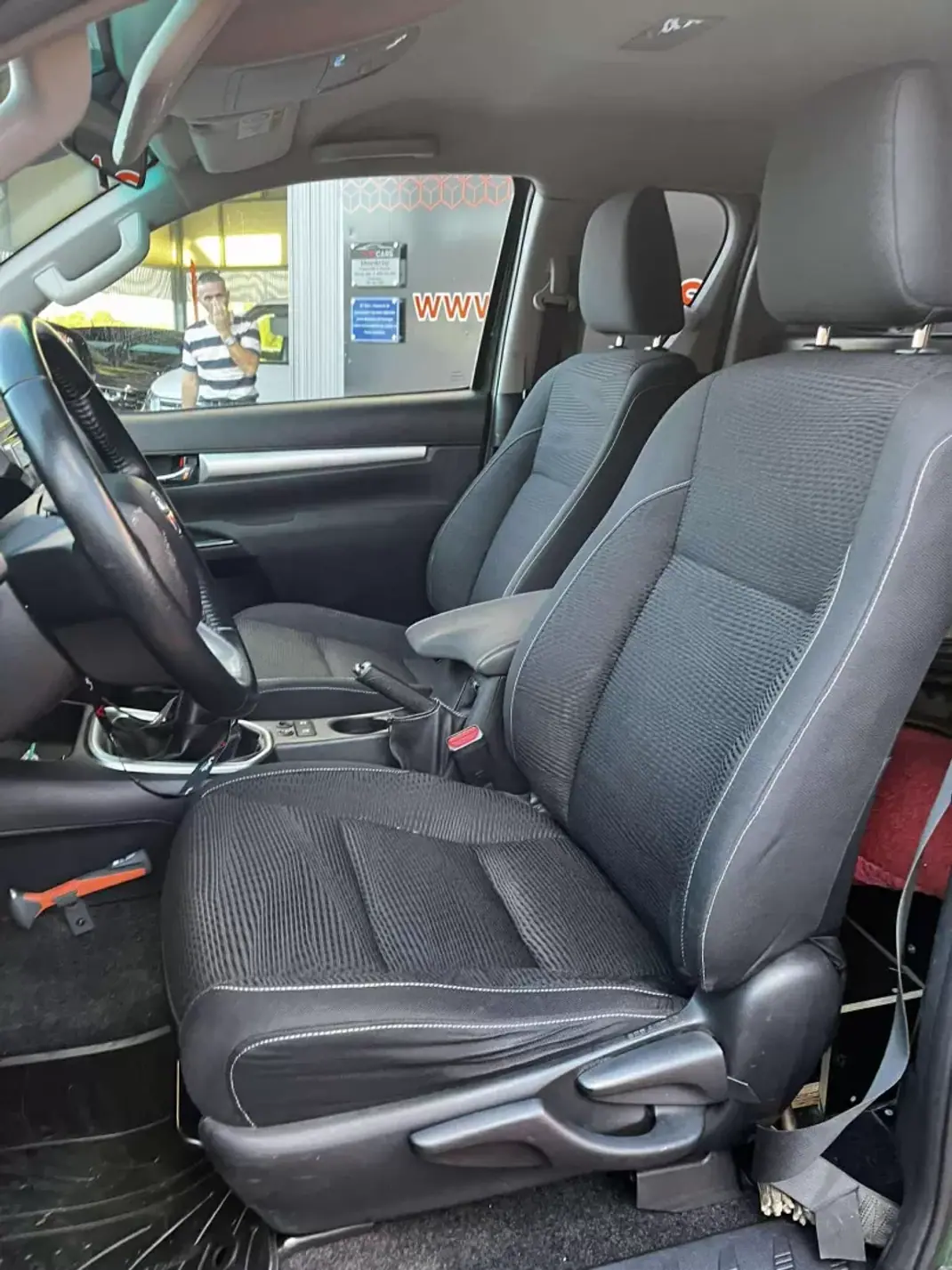 Toyota HILUX 2.4 D-4D 4x4 Extra Cab Comfort 2018 - 36900 EUR, 141545 km - AUTO.MOTO.pt - 141545km - foto 3 de 17