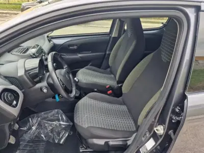 Peugeot 108 2021 - 11000 EUR, 62048 km - AUTO.MOTO.pt - 62048km - foto 15 de 32