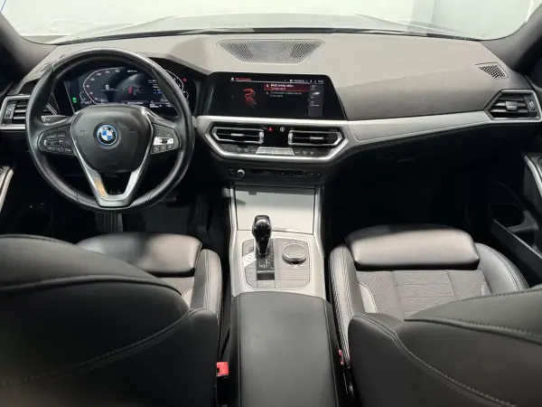 BMW 320 2022 - 27890 EUR, 93000 km - AUTO.MOTO.pt - 93000km - foto 17 de 39