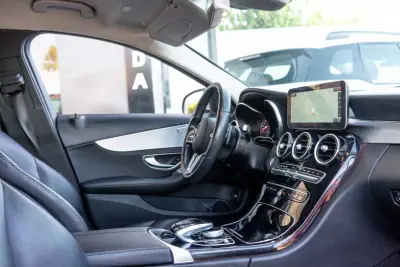 Mercedes-Benz C 200 2019 - 22900 EUR, 84000 km - AUTO.MOTO.pt - 84000km - foto 15 de 19