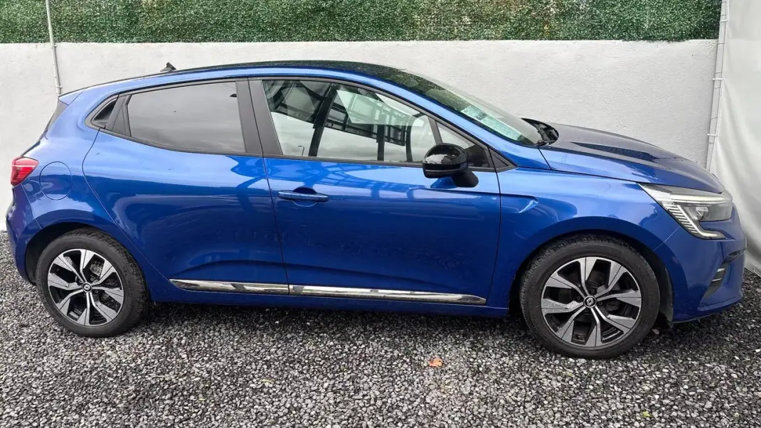 Renault Clio 2023 - 13400 EUR, 79000 km - AUTO.MOTO.pt - 79000km - foto 7 de 12