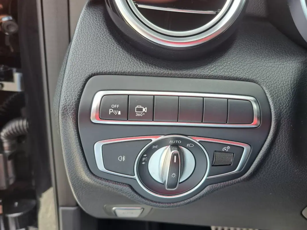 Mercedes-Benz GLC 220 2018 - 37900 EUR, 160312 km - 160312km - foto 37 de 48