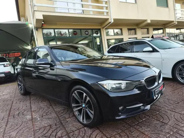 BMW 320 2012 - 13900 EUR, 320000 km - AUTO.MOTO.pt - 320000km - foto 4 de 37