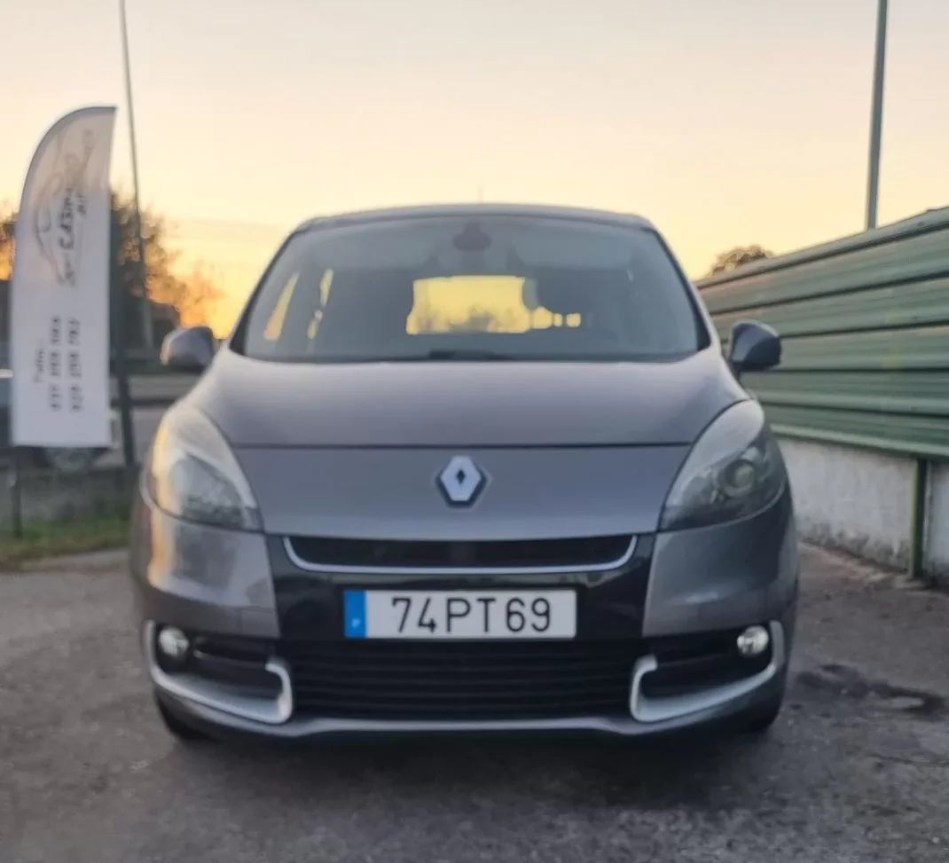 Renault Scénic 2012 - 6950 EUR, 243000 km - AUTO.MOTO.pt - 243000km - foto 1 de 13
