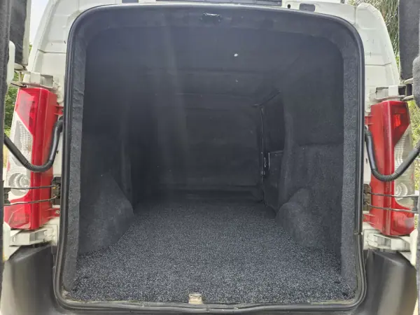 Citroën Jumpy 2011 - 8250 EUR, 285000 km - AUTO.MOTO.pt - 285000km - foto 9 de 10
