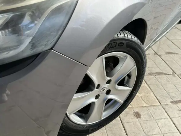 Renault Clio Sport Tourer 2014 - 8950 EUR, 143153 km - AUTO.MOTO.pt - 143153km - foto 3 de 30