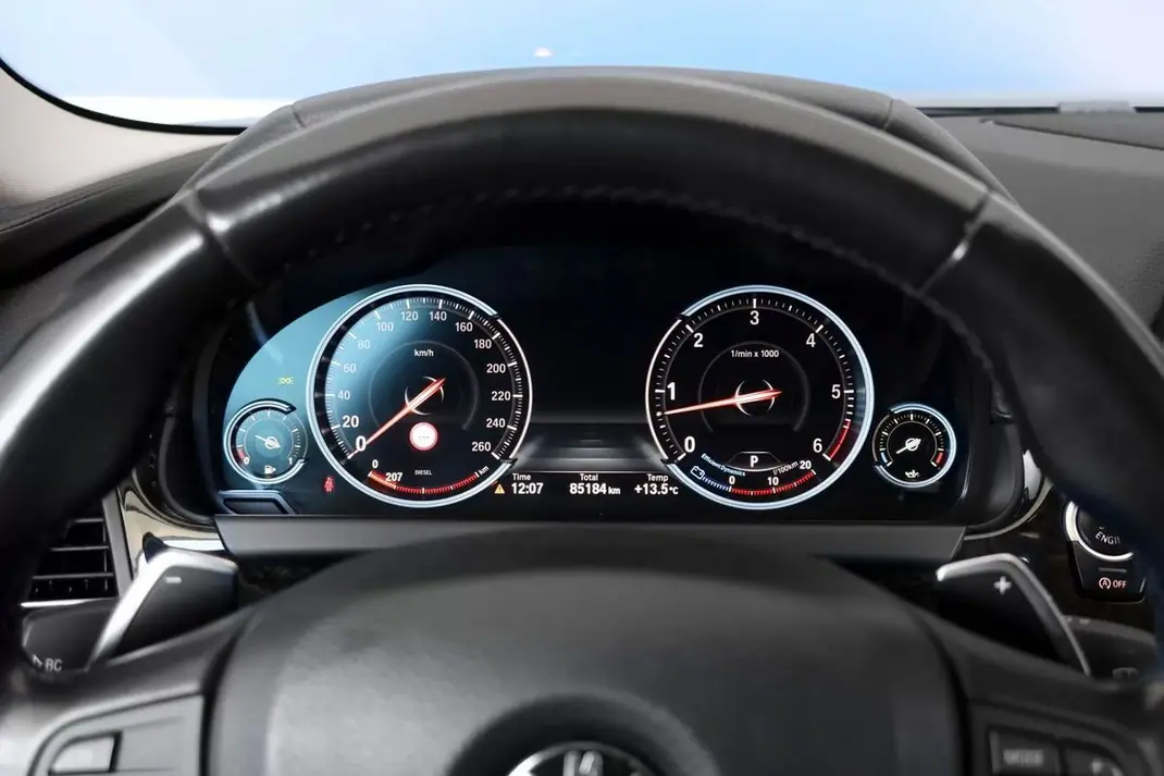 BMW 640 Gran Coupé 2015 - 37500 EUR, 93451 km - AUTO.MOTO.pt - 93451km - foto 8 de 18
