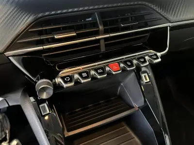 Peugeot 208 2022 - 14600 EUR, 41453 km - AUTO.MOTO.pt - 41453km - foto 12 de 22