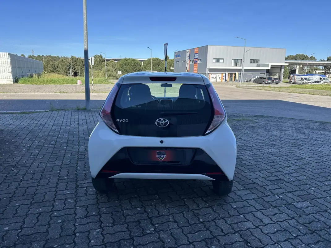 Toyota Aygo 2018 - 12990 EUR, 88303 km - AUTO.MOTO.pt - 88303km - foto 6 de 17
