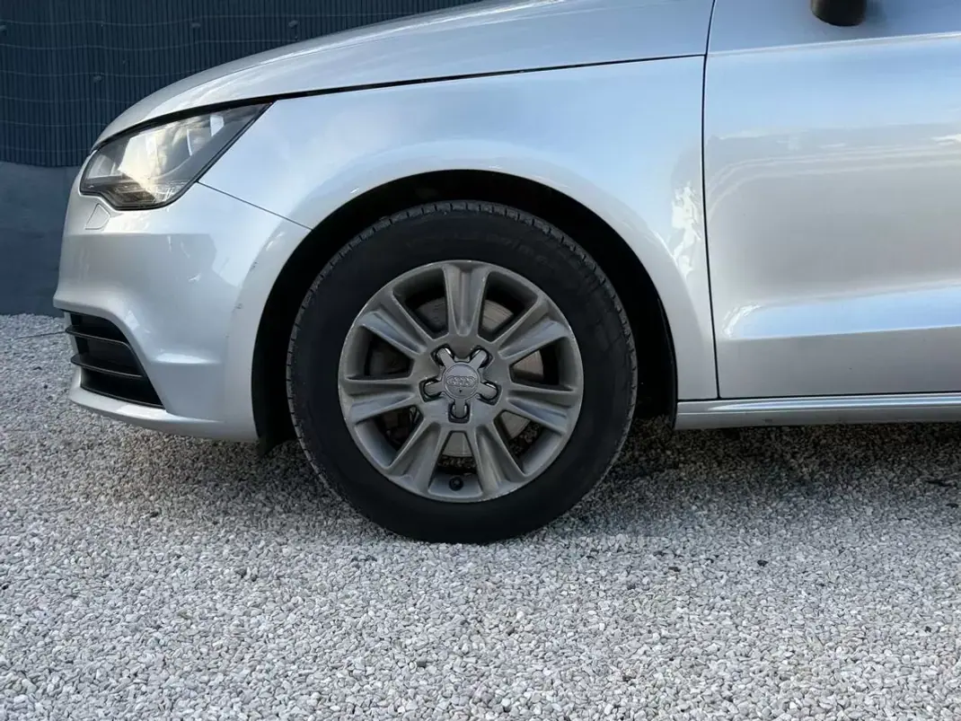 Audi A1 2012 - 8950 EUR, 229900 km - AUTO.MOTO.pt - 229900km - foto 16 de 22