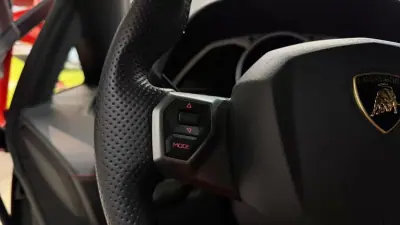 Lamborghini Aventador 2012 - 349900 EUR, 17929 km - AUTO.MOTO.pt - 17929km - foto 20 de 39