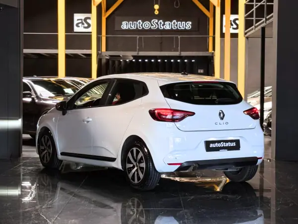 Renault Clio 2023 - 14990 EUR, 110600 km - AUTO.MOTO.pt - 110600km - foto 5 de 22