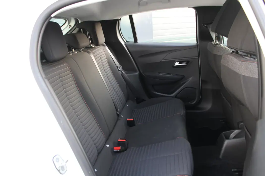 Peugeot 208 2021 - 16200 EUR, 27000 km - AUTO.MOTO.pt - 27000km - foto 13 de 19