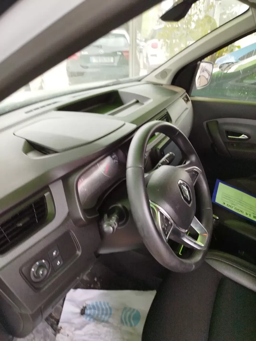 Renault EXPRESS 1.5 DCI BLUE 95 CONFORT 2021 - 14900 EUR, 77183 km - AUTO.MOTO.pt - 77183km - foto 6 de 11