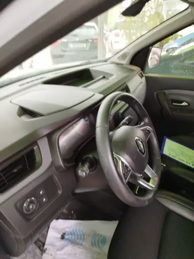 Renault EXPRESS 1.5 DCI BLUE 95 CONFORT 2021 - 14900 EUR, 77183 km - AUTO.MOTO.pt - 77183km - foto 6 de 11