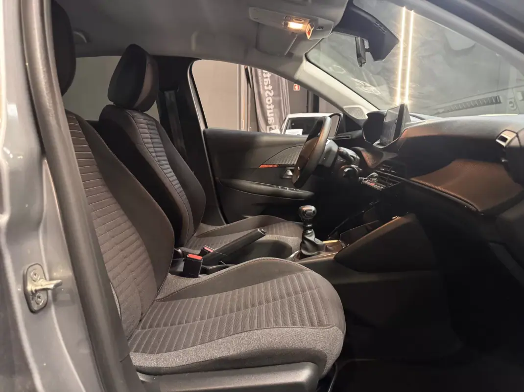 Peugeot 208 2023 - 14990 EUR, 87800 km - AUTO.MOTO.pt - 87800km - foto 30 de 30