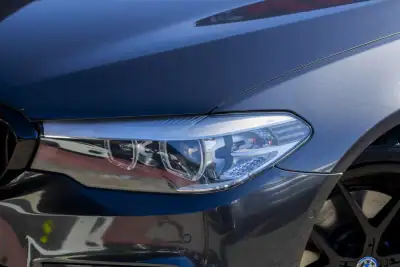 BMW 530e 2019 - 26850 EUR, 181810 km - AUTO.MOTO.pt - 181810km - foto 11 de 47