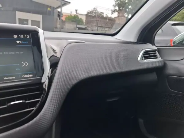 Peugeot 208 2017 - 8900 EUR, 191000 km - AUTO.MOTO.pt - 191000km - foto 36 de 36