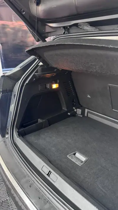 Peugeot 3008 2018 - 18900 EUR, 115000 km - AUTO.MOTO.pt - 115000km - foto 36 de 46