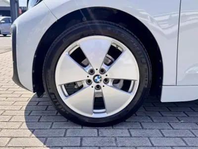 BMW i3 2018 - 17500 EUR, 68000 km - AUTO.MOTO.pt - 68000km - foto 8 de 20