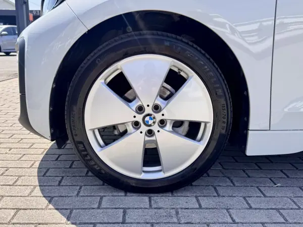 BMW i3 2018 - 17500 EUR, 68000 km - AUTO.MOTO.pt - 68000km - foto 8 de 20
