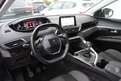 Peugeot 3008 2018 - 16500 EUR, 205000 km - AUTO.MOTO.pt - 205000km - foto 9 de 24