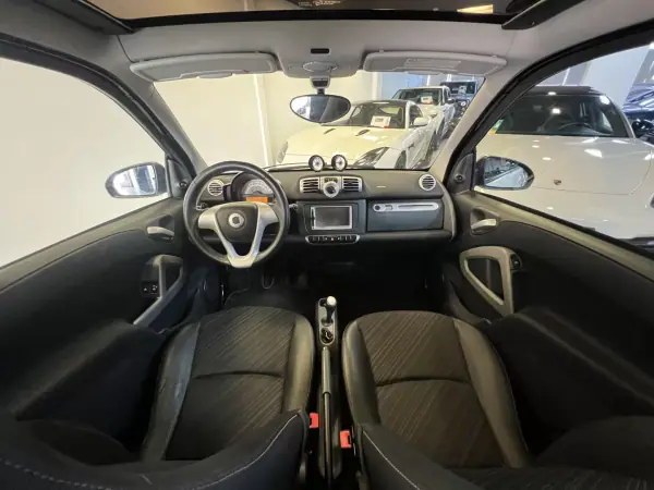 Smart ForTwo Coupé 2013 - 7990 EUR, 165000 km - AUTO.MOTO.pt - 165000km - foto 13 de 47
