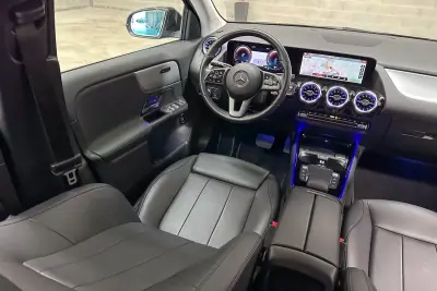 Mercedes-Benz GLA 250 2022 - 32450 EUR, 49303 km - AUTO.MOTO.pt - 49303km - foto 13 de 55