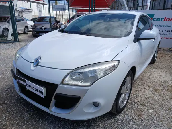 Renault Mégane Coupe 2010 - 7950 EUR, 115752 km - AUTO.MOTO.pt - 115752km - foto 3 de 25
