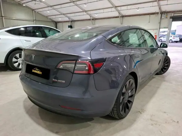 Tesla Model 3 2021 — foto 3 de 10