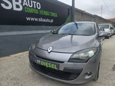 Renault Mégane 2008 - 2750 EUR, 332900 km - foto 1 de 17