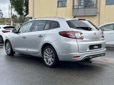 Renault Mégane Sport Tourer 2014 - 7750 EUR, 250000 km - AUTO.MOTO.pt - 250000km - foto 7 de 47