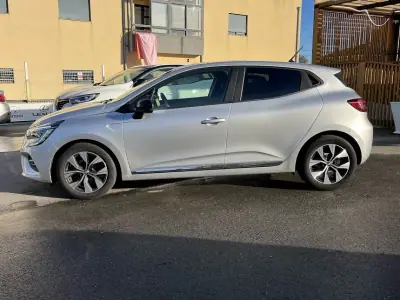 Renault Clio 2023 - 15450 EUR, 66000 km - AUTO.MOTO.pt - 66000km - foto 8 de 43