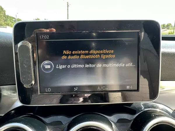 Mercedes-Benz C 180 2015 - 12900 EUR, 280000 km - AUTO.MOTO.pt - 280000km - foto 40 de 69