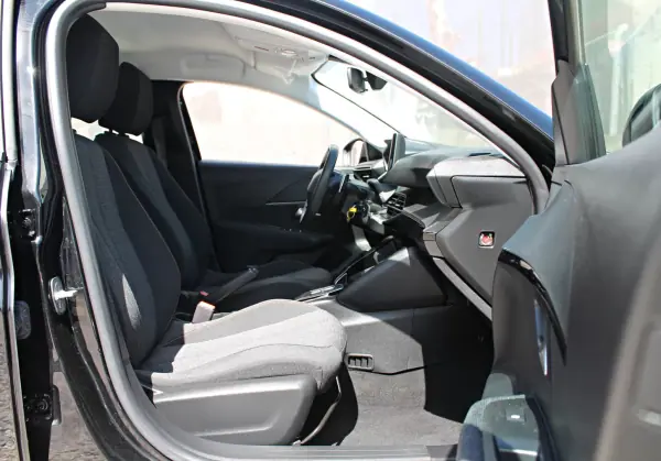 Peugeot 208 2025 - 21550 EUR, 11681 km - AUTO.MOTO.pt - 11681km - foto 13 de 25