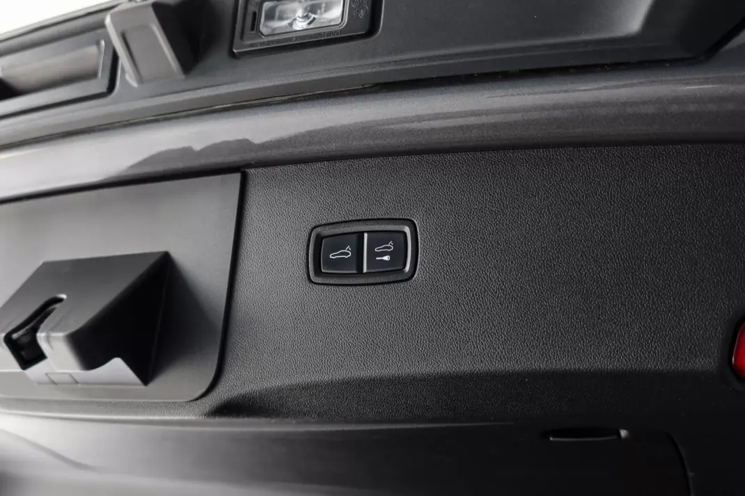 Porsche Cayenne Coupé 2021 - 120000 EUR, 93815 km - AUTO.MOTO.pt - 93815km - foto 22 de 22