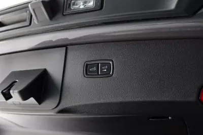 Porsche Cayenne Coupé 2021 - 120000 EUR, 93815 km - AUTO.MOTO.pt - 93815km - foto 22 de 22