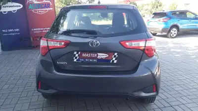 Toyota Yaris 2020 - 12990 EUR, 108986 km - AUTO.MOTO.pt - 108986km - foto 2 de 26