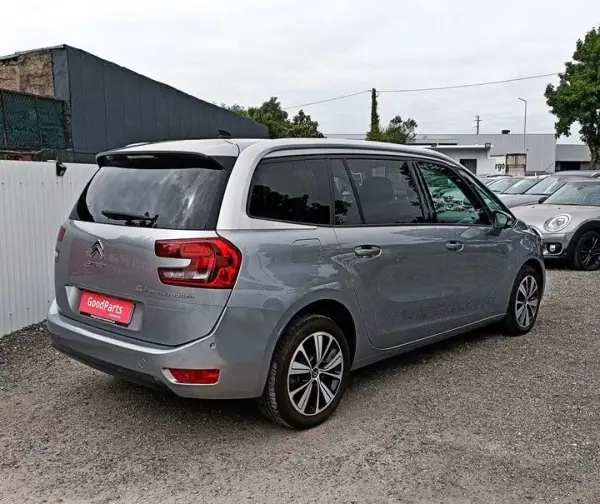 Citroën C4 Spacetourer 2019 - 19900 EUR, 90359 km - AUTO.MOTO.pt - 90359km - foto 8 de 27
