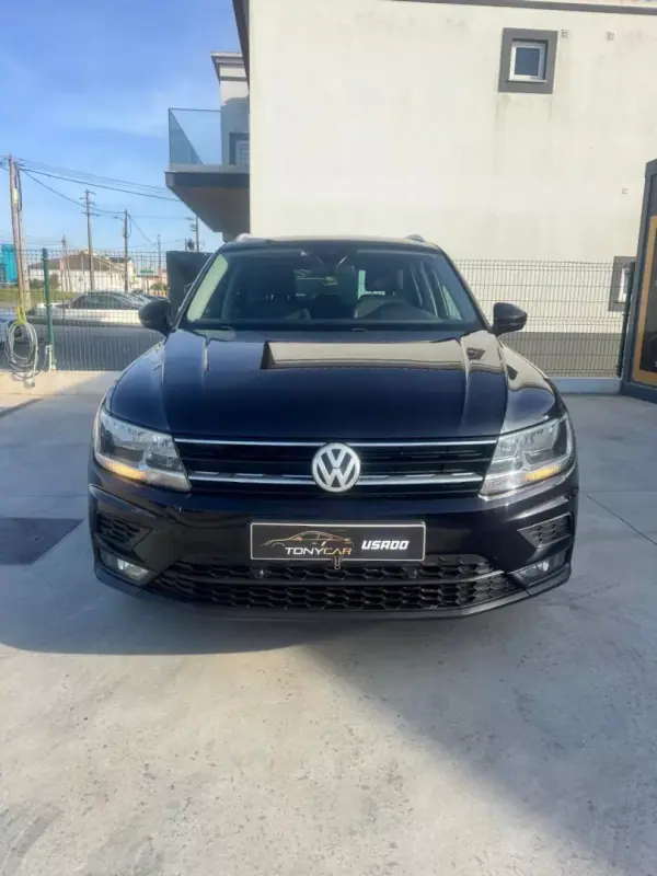 Volkswagen Tiguan 2017 - 17500 EUR, 205000 km - AUTO.MOTO.pt - 205000km - foto 5 de 19